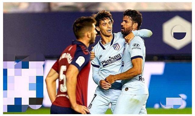  勒沃库森中场核心传射建功助球队逆转门兴格拉德巴赫