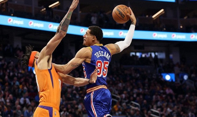  布克连续五场三十加太阳登顶西部榜首